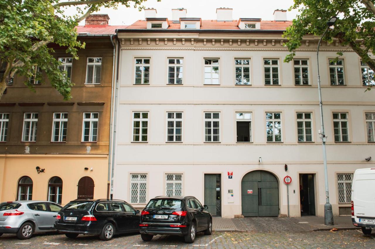 Gesse Kollarova * Praga